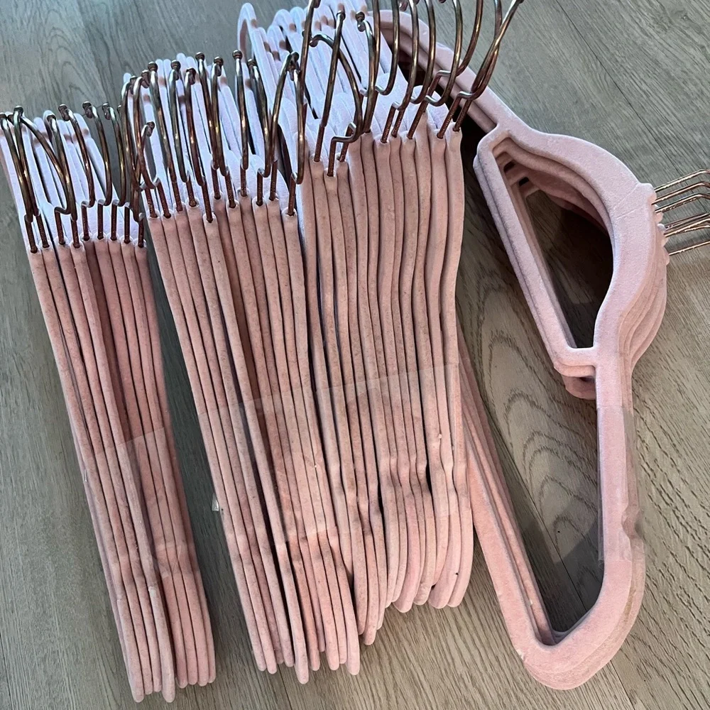 Velvet Clothes Hangers - Pink - Picture 2 of 4